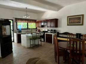 Casa cerca del aeropuerto Peten